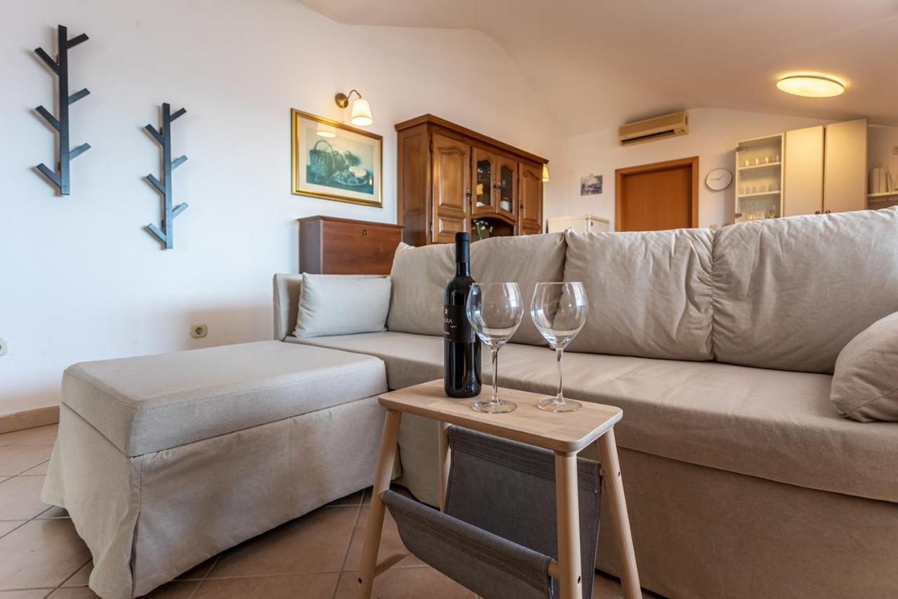 Apartment Tereza Malinska Eksteriør billede