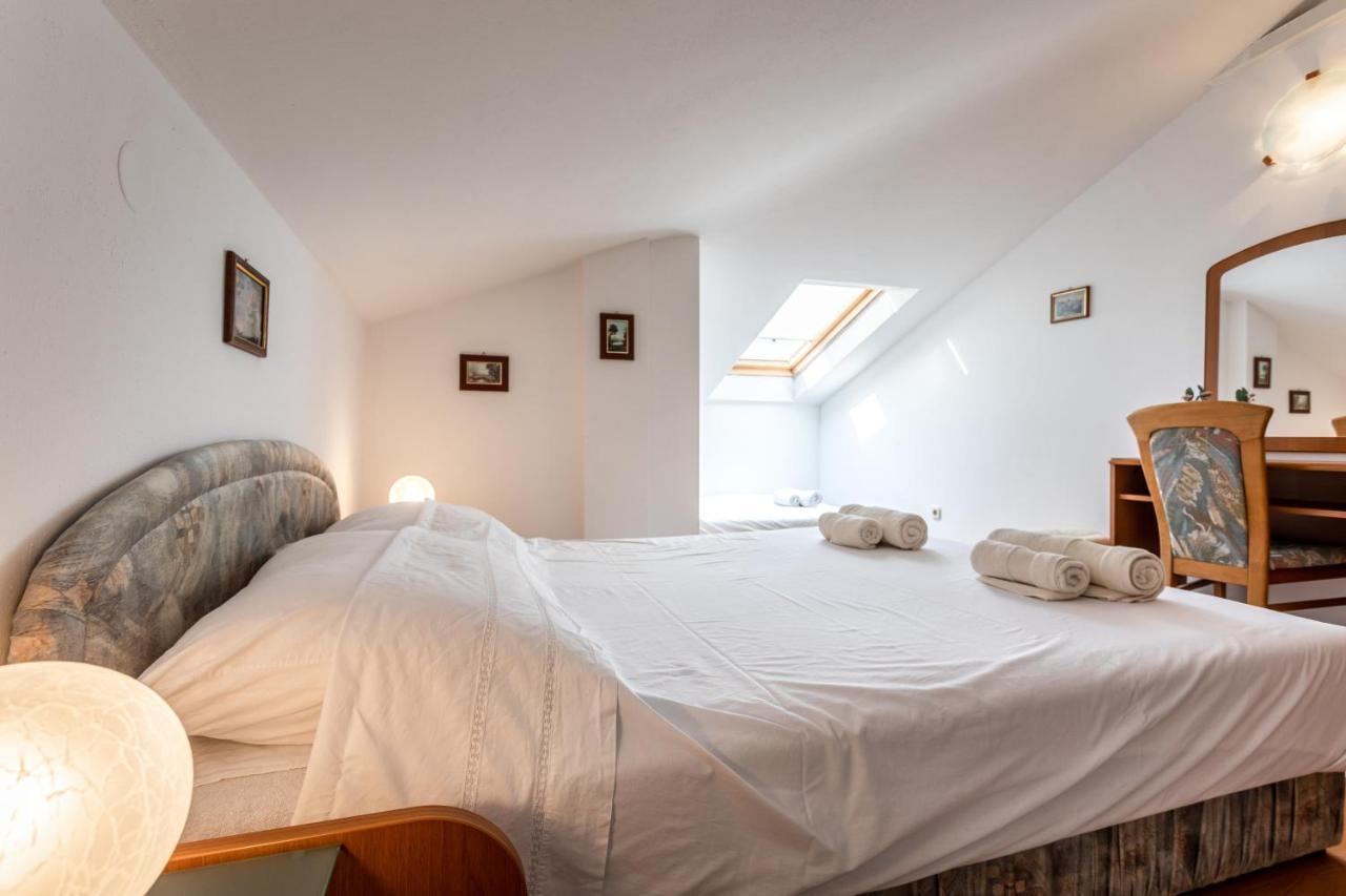 Apartment Tereza Malinska Eksteriør billede